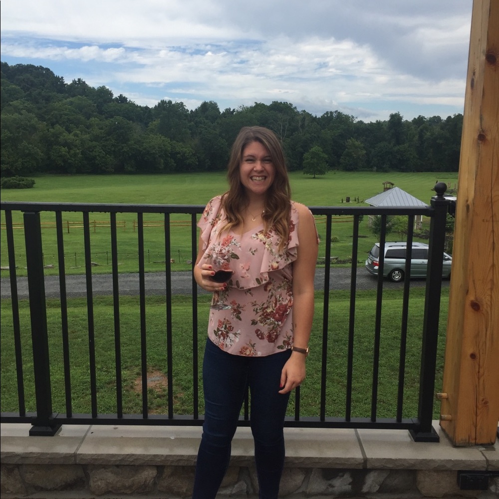 Meet your Posher, Kayla